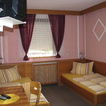 Erzhausener Hof 3*